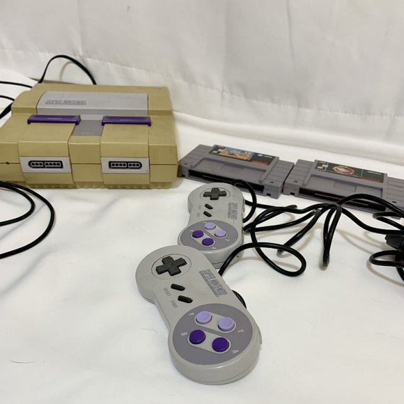 Nintendo SNES Console Controllers Cords 2 Sports Games For Parts Or Repair Only - Picture 2 of 12